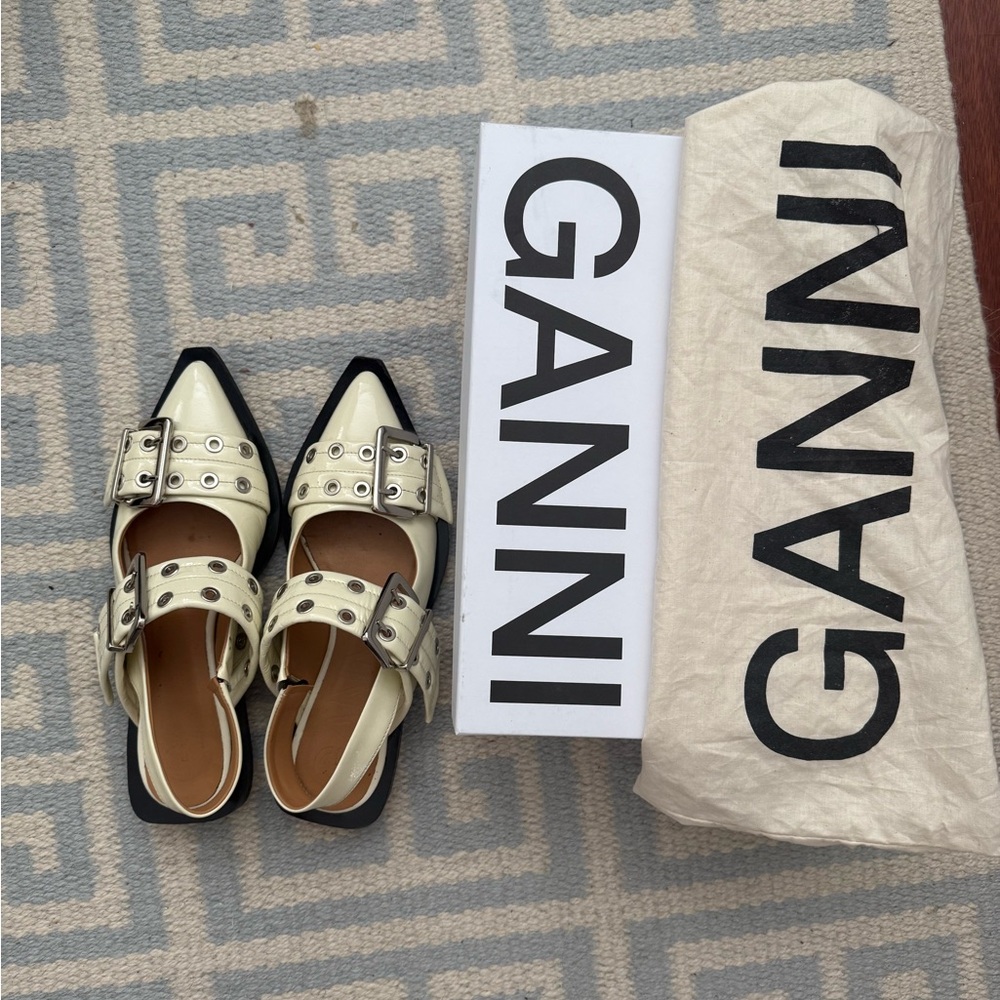 Ganni Buckle flats off white/egret 37